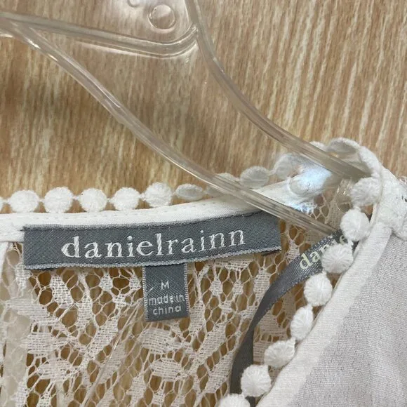 Dnaiel Rainn White Lace Blouse Size M NWT - Picture 4 of 5